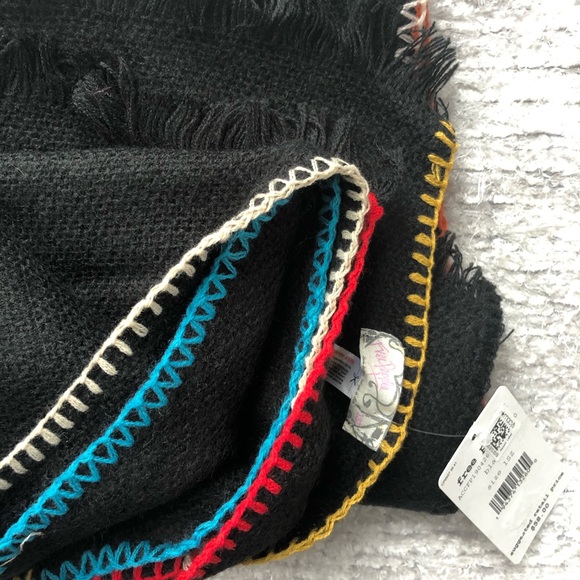NWT FREE PEOPLE COMMON blanket THREAD STITCH SCARF - Picture 3 of 5